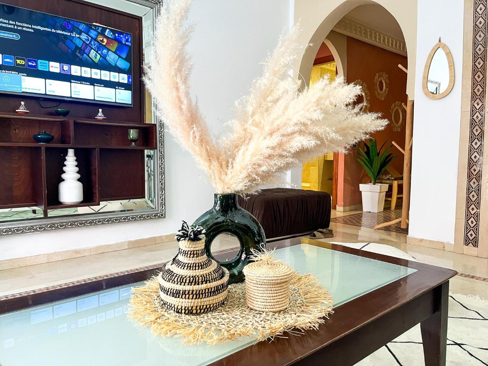 Appartement Chic Gueliz Plaza Avec Vue Marrakesh Luaran gambar